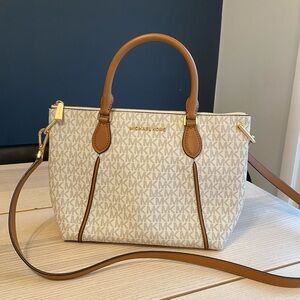 MICHAEL KORS Sierra Large Logo Satchel